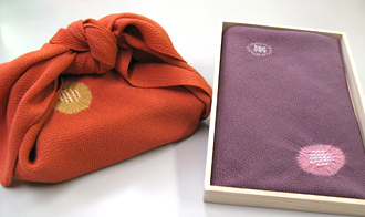 正絹2巾（約68cm）本格絞り色入り丸疋田桐箱入